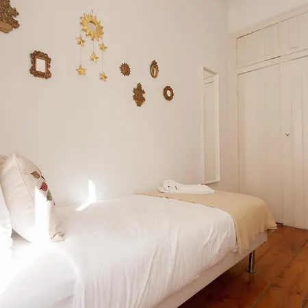 Tejo Vintage Three-bedroom - By Lu Holidays דירה ליסבון