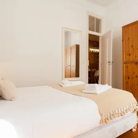 Appartamento Tejo Vintage Three-bedroom - By Lu Holidays *